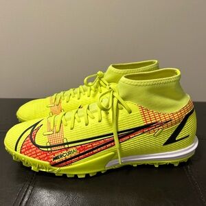 Nike Mercurial Superfly 8
Academy TF Women’s Soccer Shoes